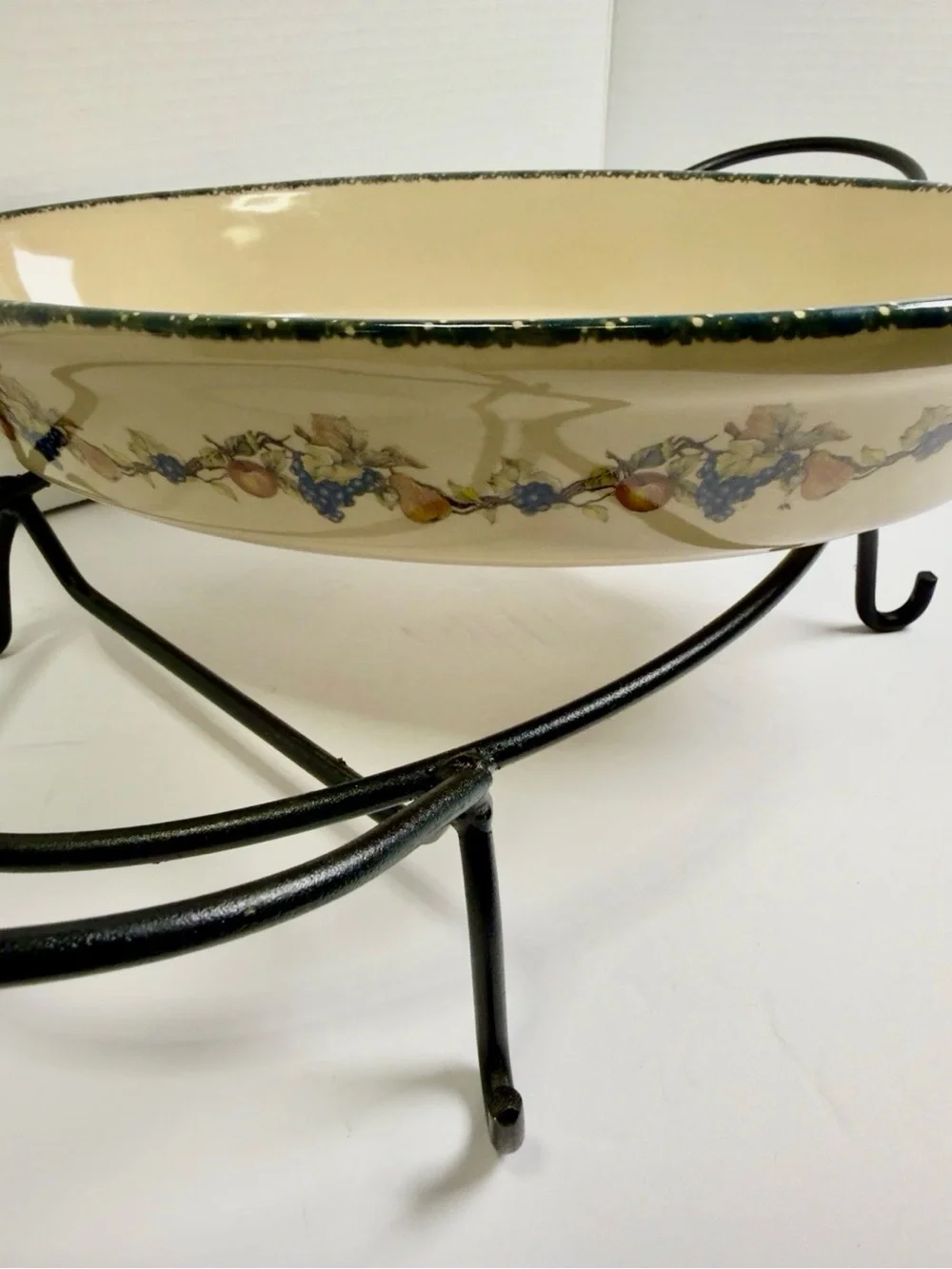 VTG Home & Garden Party Stoneware Oval Baker Casserole Dish & Wrought Iron Stand